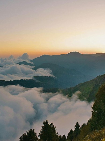 《地平线：西之绝境》测评：开放世界中的机械奇观